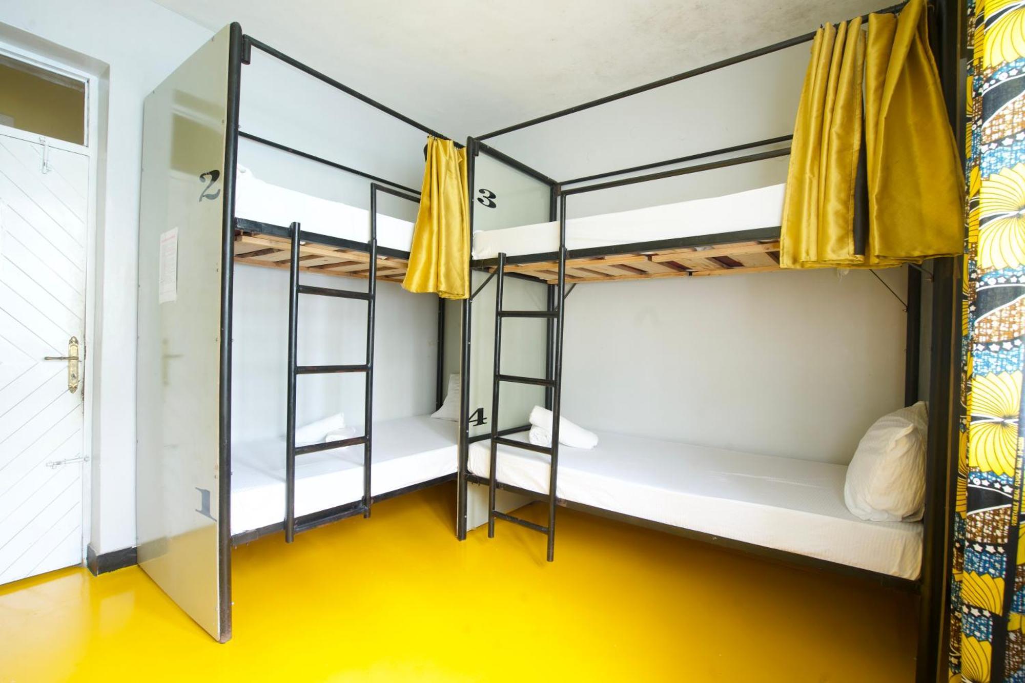 Gallivanters Hostel Дар-эс-Саламе Экстерьер фото